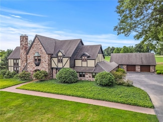 115 Larchwood Dr, Butler, PA 16002