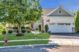 6 Isleboro Ct, Barnegat, NJ 08005