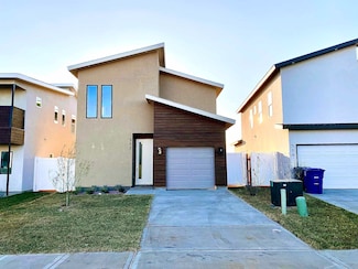 512 Deer Path Loop, Laredo, TX 78045