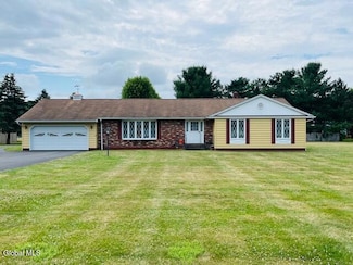 97 Broad St, Kinderhook, NY 12106