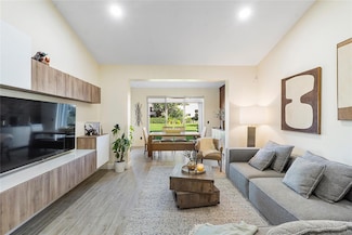 10455 Lake Vista Cir, Boca Raton, FL 33498