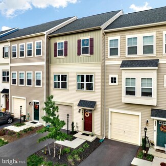 241 Patchwork Dr, Stonewall, VA 22656