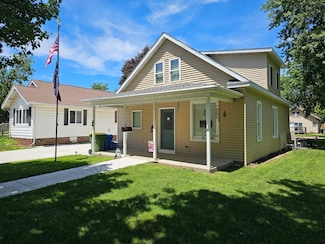 411 W Main St, Pipestone, MN 56164