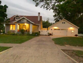 1075 E 1st St N, Carlinville, IL 62626
