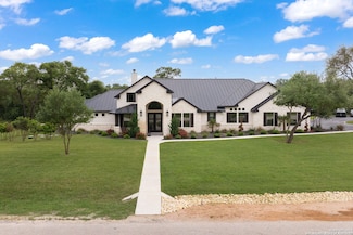 176 Trophy Ln, Poteet, TX 78065