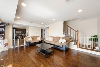 307 E Elizabeth Ave Unit 4, Linden, NJ 07036