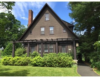 35 Groveland St, Auburndale, MA 02466