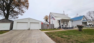 317 Poplar St, Mount Carmel, IL 62863