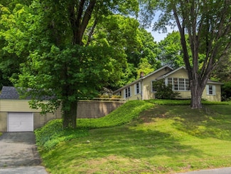 145 Main St, Ivoryton, CT 06442