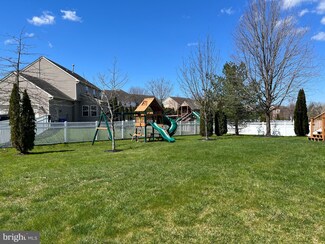 701 Varga Cir, Florence, NJ 08518