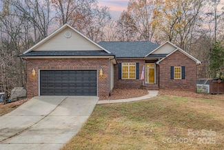 8814 Oldenburg Dr, Mount Pleasant, NC 28124