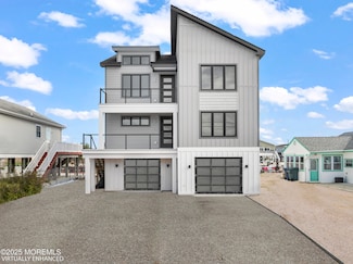 28 W Navasink Dr, Little Egg Harbor Township, NJ 08087