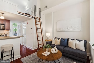 1 Academy Cir Unit 219, Philadelphia, PA 19146