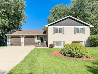 502 Lincoln Ln, Volga, SD 57071