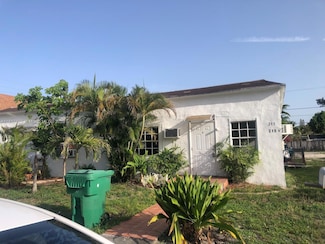 215 SW 11th St Unit A, Dania, FL 33004