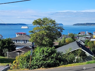 515 5th St, Mukilteo, WA 98275