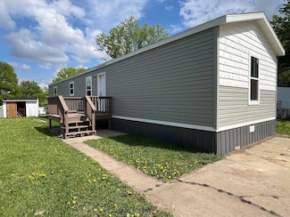 555 SE 2nd St, Cokato, MN 55321