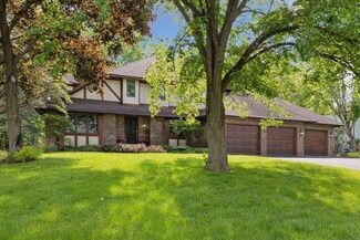 61 Deer Hills Ct, Saint Paul, MN 55127