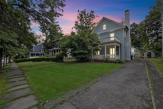 13 Garfield Place, Poughkeepsie, NY 12601