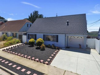 712 Claridge Dr, Pacifica, CA 94044