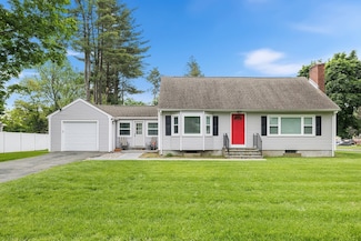 24 Pearl Ln, Springfield, MA 01129