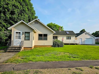 20 North St, Brownville, ME 04414