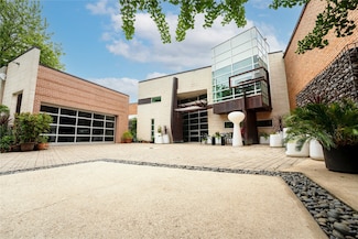 3004 Main St, Dallas, TX 75226