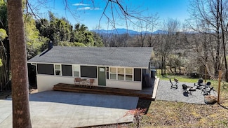 260 Moore View Homes Rd, Hayesville, NC 28904