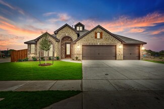 320 Laurel Ln, Glenn Heights, TX 75154