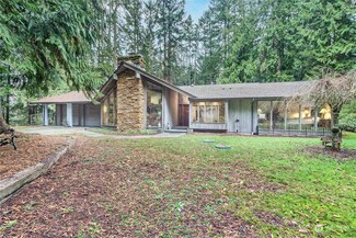 1036 Hooker Rd, Sequim, WA 98382