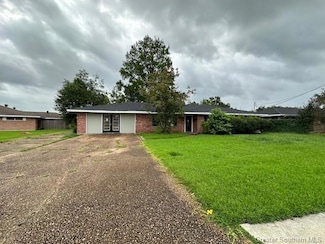 563 Jefferson Dr, Lake Charles, LA 70605