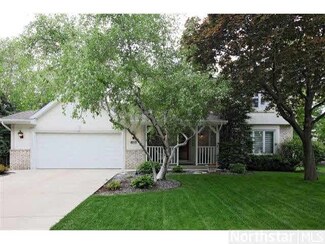 1853 1853 Moore St, Falcon Heights, MN 55113