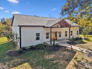 6060 Washer Rd, Lyles, TN 37098