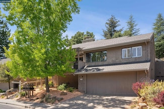 404 Ridge Gate Rd, Orinda, CA 94563