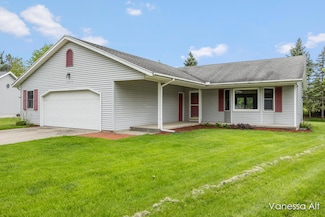 2416 Dewberry Dr NE, Grand Rapids, MI 49505