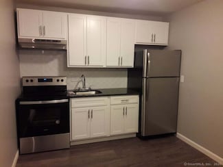 75 Kaye Vue Dr Unit 2L, Hamden, CT 06514