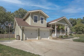 204 Center St, Lathrop, MO 64465