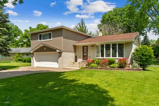 1754 E Tano Ln, Mount Prospect, IL 60056
