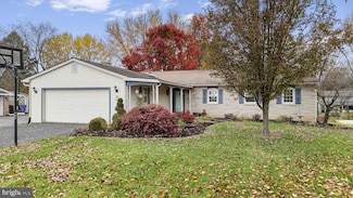 46 Green Acre Rd, Lititz, PA 17543