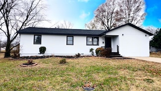 128 W Summit St, Aurora, MO 65605