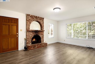 21585 Montgomery St, Hayward, CA 94541