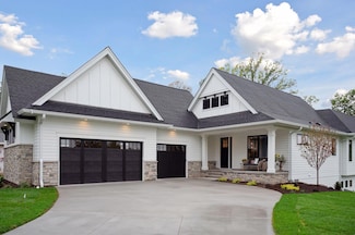 7 Pondview Trail, North Oaks, MN 55127