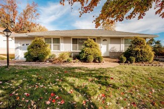 21 Buckley Meadows Dr, Saint Louis, MO 63125