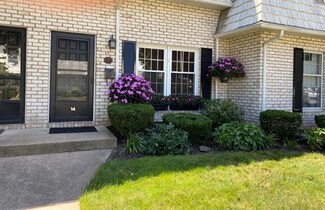 14 Plantation Dr, Agawam, MA 01001