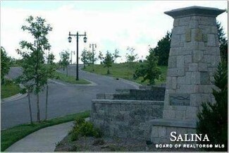 00000 Overlook Dr, Salina, KS 67401