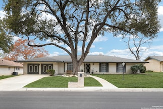 621 Sunhaven Dr, San Antonio, TX 78239