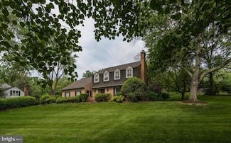 912 Kimberwicke Rd, McLean, VA 22102