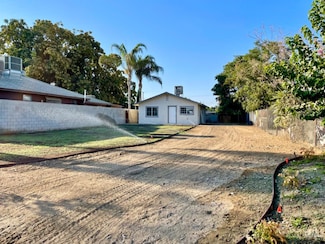 8204 Gail Marie Dr, Lamont, CA 93241
