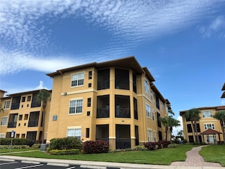 4305 Bayside Village Dr Unit 301, Tampa, FL 33615