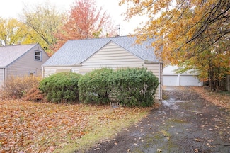 23901 Colbourne Rd, Euclid, OH 44123